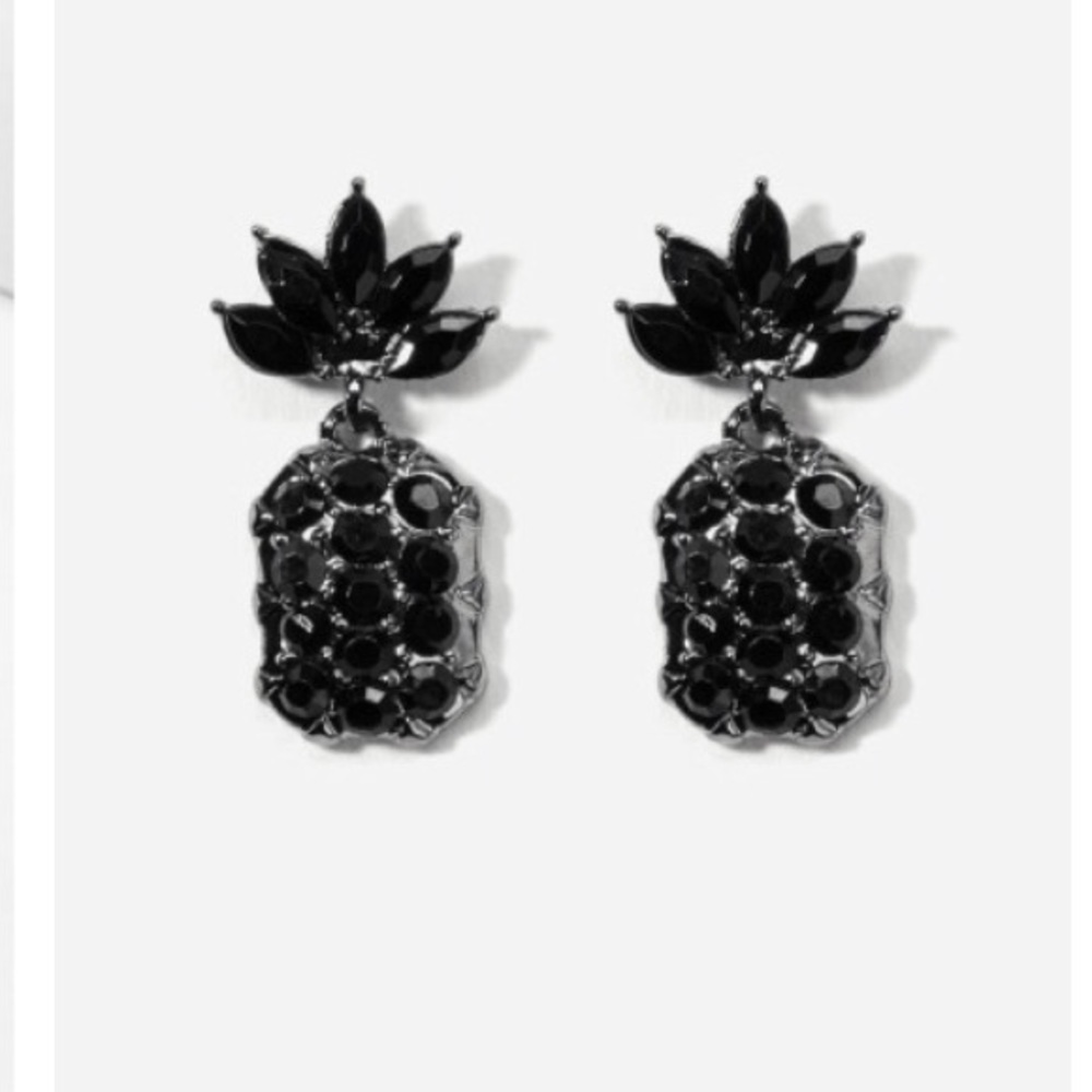 Adorable black pineapple earrings